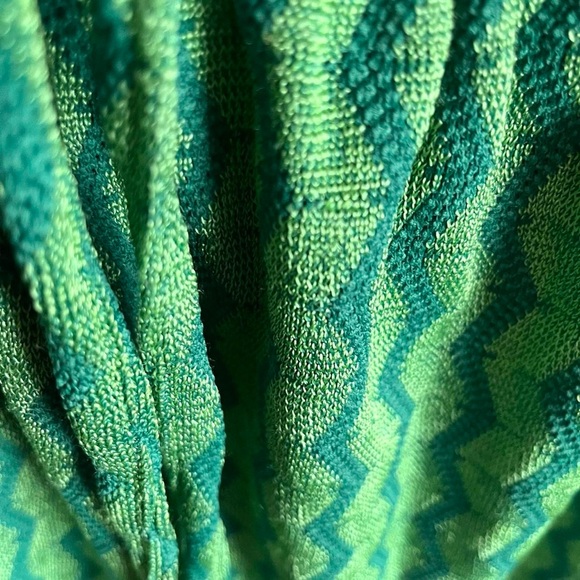 My “watermelon dress” — green zig zag pattern pull on strapless / halter dress - Picture 11 of 13